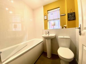 Bathroom - click for photo gallery